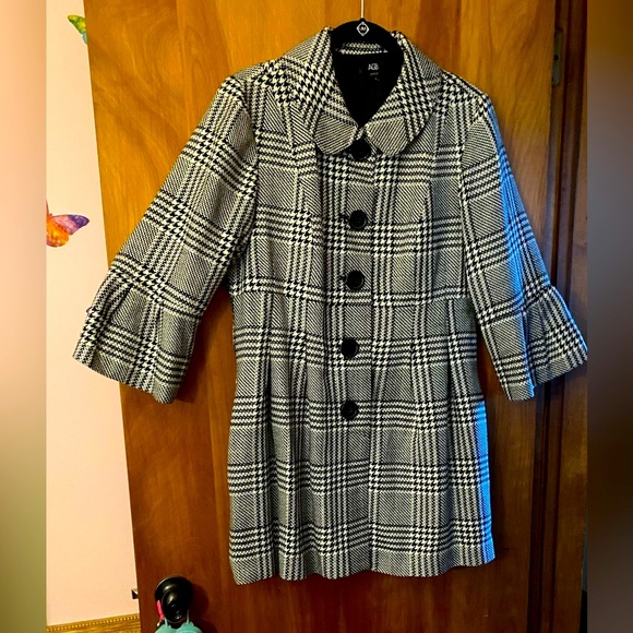 AGB black and white checked spring coat. Bell sleeves. Wool 16.5x33 inches. - Picture 1 of 7
